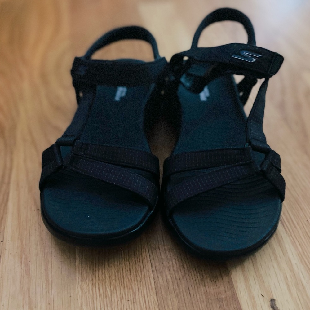 Sketchers On The Go Sandals